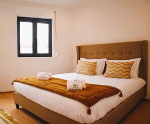 3 bedrooms, iron/ironing board, free WiFi, bed sheets - Francos Family House (Porto)