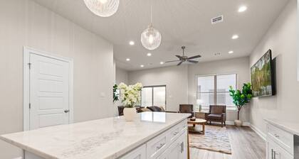 Willow House KING Garage Sports Complex WiFi