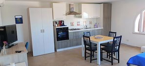 Studio, Sea View | Private kitchen | Cookware/dishes/utensils - Guest House B&B Villa Ziella (Pachino)