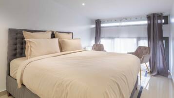 Strygejern/strygebræt, internetforbindelse, sengetøj