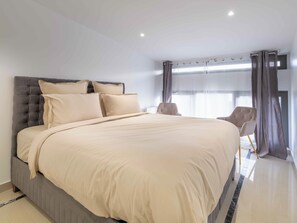 Iron/ironing board, Internet, bed sheets - 30 minutes from Paris I Luxury Villa 11 (Osny)