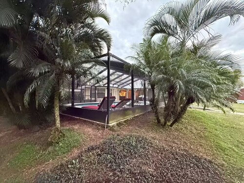Luxury Cabana at Ostrich Ranch, Petting Zoo Safari
