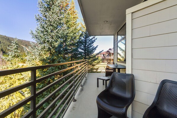 Property grounds - Condo in River Run Village! Fireplace! 5 Minute Walk to the Ski Lift! (Keystone)