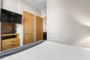 2 室のベッドルーム、WiFi (無料)、ベッドシーツ