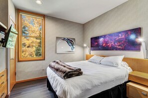2 bedrooms, free WiFi, bed sheets - Condo in River Run Village! Fireplace! 5 Minute Walk to the Ski Lift! (Keystone)
