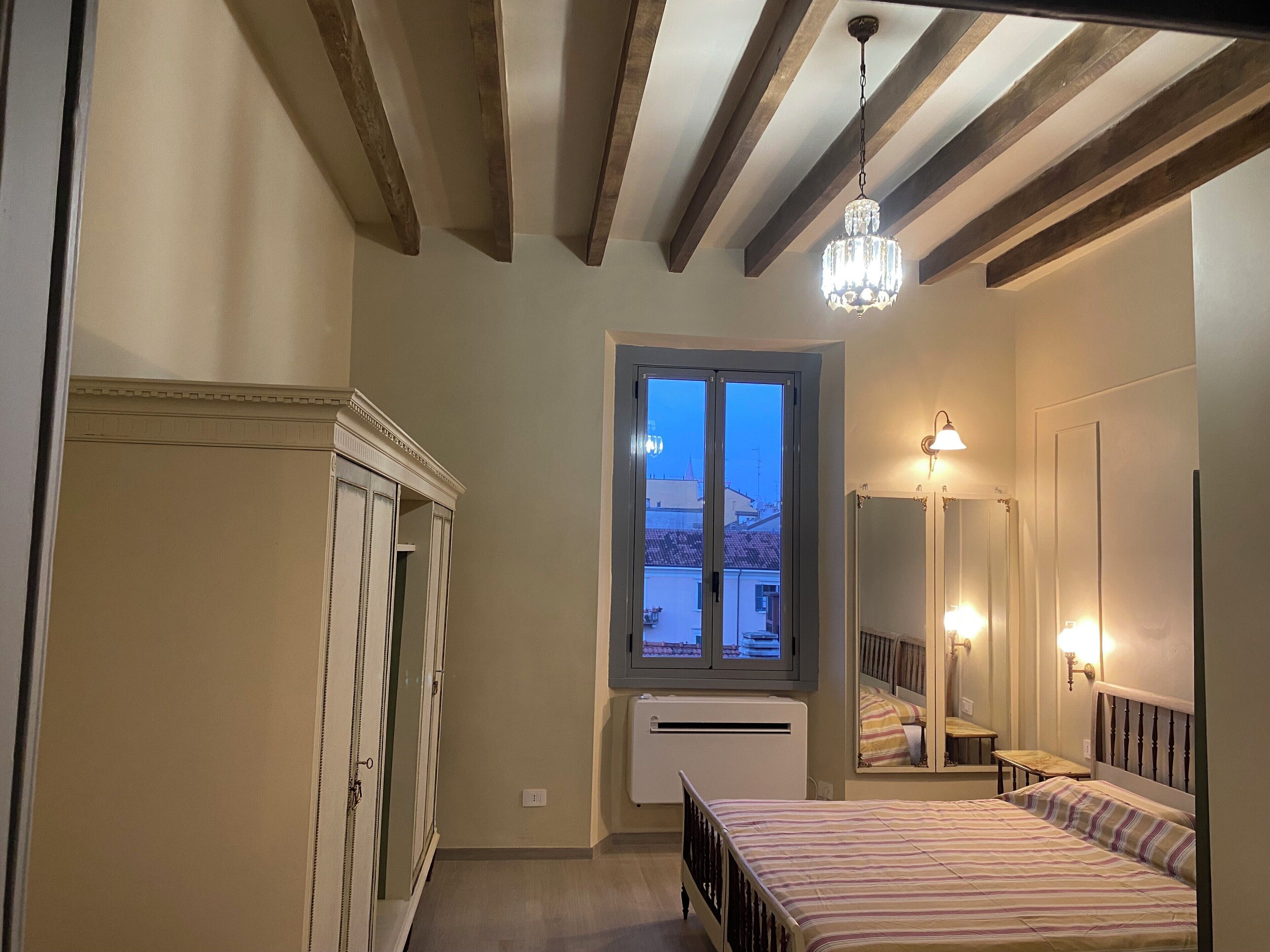 Bügeleisen/Bügelbrett, Internetzugang, Bettwäsche