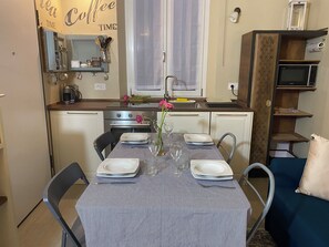 Dining - Oasis of tranquility in downtown Milan Navigli Bocconi Darsena (Milano)