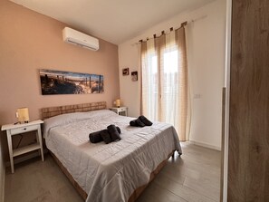 Iron/ironing board, WiFi - Sea View Residence with Pool (Lu Bagnu)