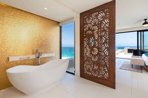 Haartrockner, Handtücher, Seife, Toilettenpapier
