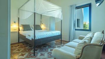 Deluxe Villa, 3 Bedrooms, Private Pool, Pool View | Egyptian cotton sheets, premium bedding, down duvets, desk