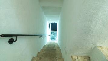 ๋๋ญ์ค ๋น๋ผ, ์นจ์ค 3๊ฐ, ์ ์ฉ ์์์ฅ, ์์์ฅ ์ ๋ง | ๋ด๋ถ