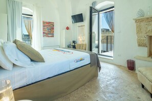 Deluxe Villa, 3 Bedrooms, Private Pool, Pool View | Egyptian cotton sheets, premium bedding, down comforters, desk - Dimora Zenieri Terrazze e Piscina (Casarano)