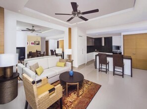 클래식룸, 해 변 전망 | 거실 공간