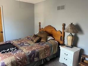 2 habitaciones, tabla de planchar con plancha y wifi gratis 