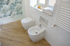 Apartment, Balcony, City View | Bathroom - Rome Urban Retreat - ChiacchioProperty (Roma)