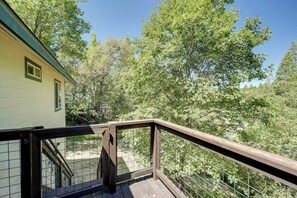 Property grounds - Walk to Downtown | AC Cabin | 2 Kings | Deck (Twain Harte)