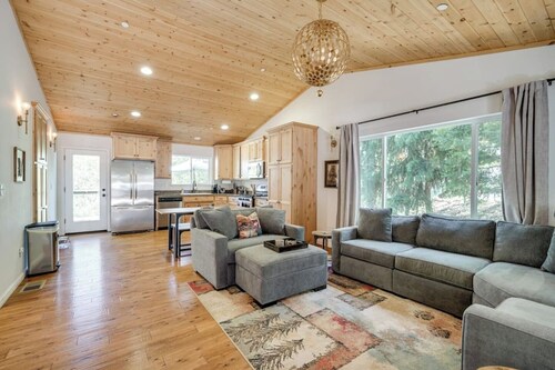 Charming Family Cabin • Downtown Twain Harte • Dogs