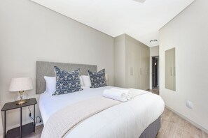 1 bedroom, in-room safe, iron/ironing board, WiFi - Effortless Luxury Living at The View (Sandton)
