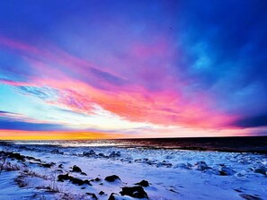 På stranden, liggestole, badehåndklæder