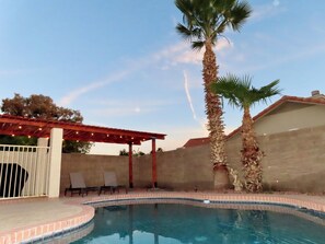 Pool - Prickly Pear Place: 3-bedroom house in peaceful Glendale (Glendale)