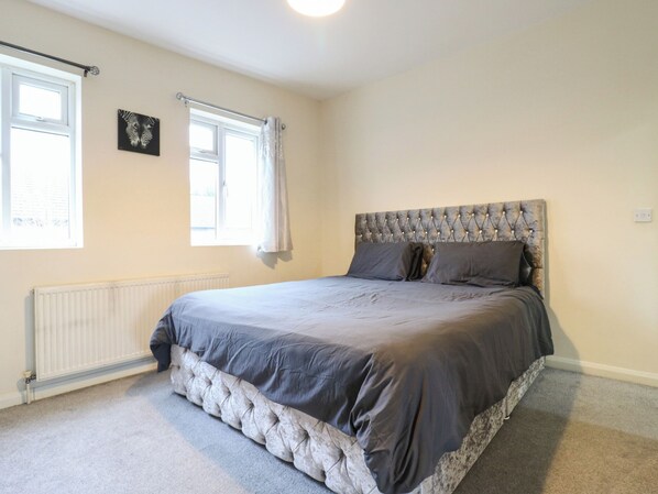 2 bedrooms, individually decorated, individually furnished, free WiFi