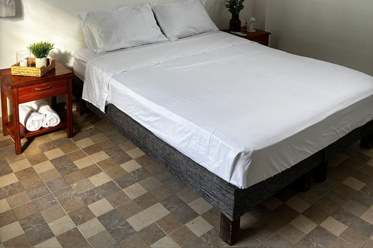 Standaard kamer, 1 twee- of 2 eenpersoonsbedden, uitzicht op strand | Gratis wifi