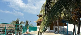 Los pinos beach club