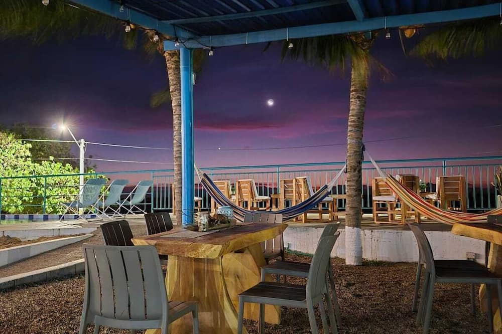 Los pinos beach club