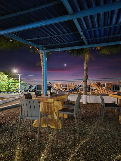 Los pinos beach club