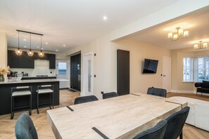 Dining - Spacious Family Home with Garden | Free Parking - Pass the Keys (Edinburgh)