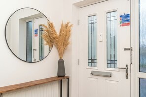 Interior - Spacious Family Home with Garden | Free Parking - Pass the Keys (Edinburgh)