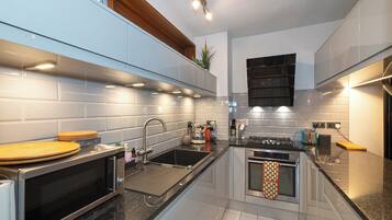 Fridge, microwave, oven, dishwasher