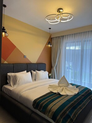 1 bedroom, iron/ironing board, WiFi - Modern 1-bedroom apartment with AC in lively Nairobi (Nairobi)