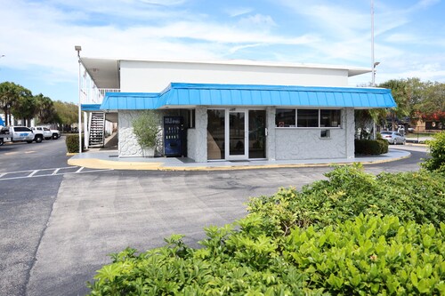 Crossroads Inn