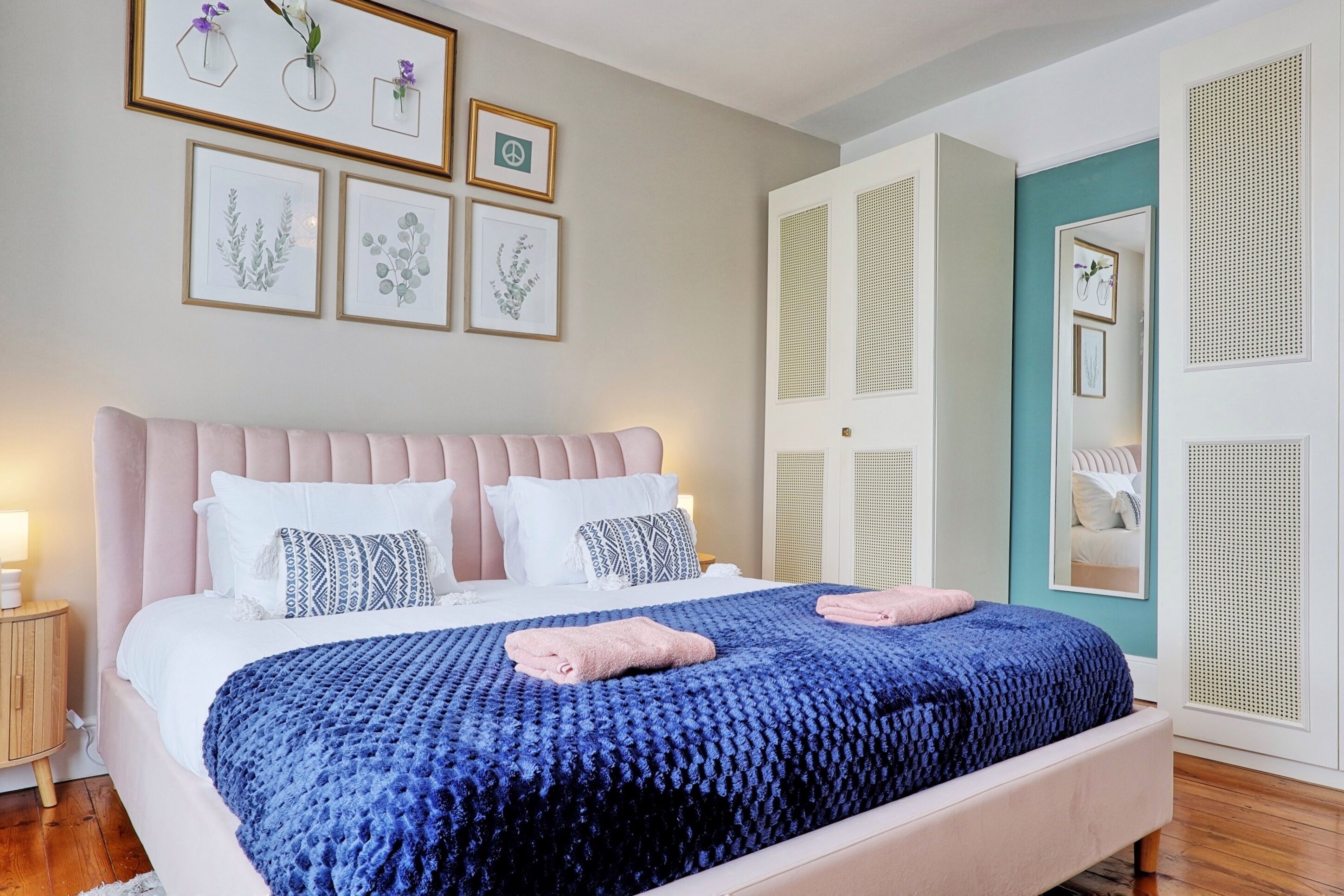 5 soverom, strykejern/-brett, wi-fi (inkludert) og sengetøy