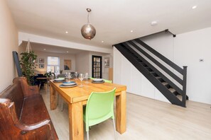 Dining - Fabulous family home, close to city centre - Pass the Keys (Bath)