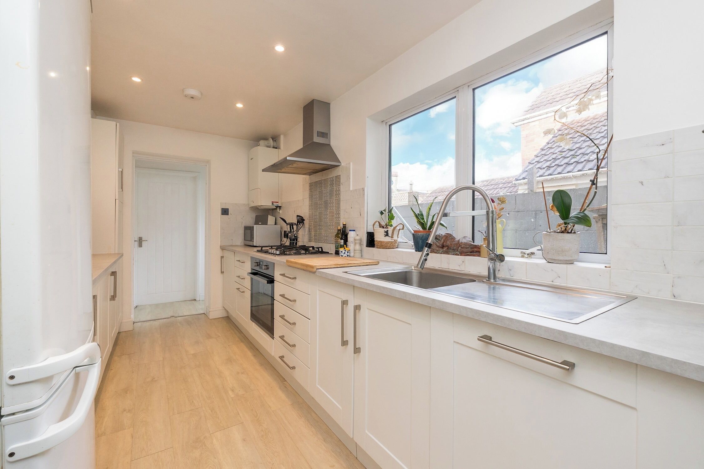 Fridge, oven, dishwasher, toaster