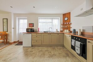 Réfrigérateur, micro-ondes, four, grille-pain