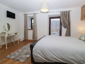 2 bedrooms, individually decorated, individually furnished - Newlands Cottage (Keswick)