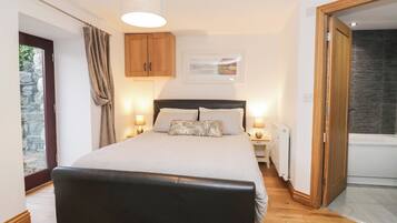 2 bedrooms, individually decorated, individually furnished