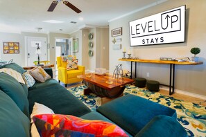 Tv, pejs, bordtennisbord