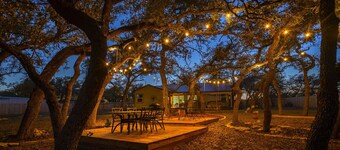 Hot Tub~Game Room~Detached Casita~Fire Pit~Private