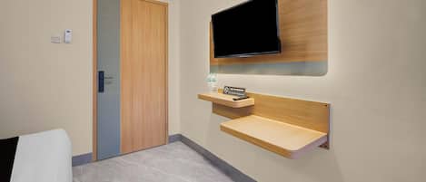 Standard Double Room | Free WiFi, bed sheets