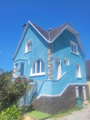 Exterior - LA MAISON D'ADONIS in Telgruc for 4 people with Jacuzzi (Telgruc-sur-Mer)