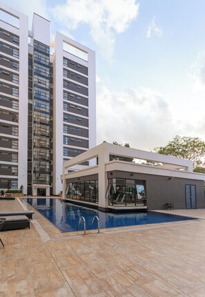 Pool - Cozy 2BR Apartment•w/Pool, Gym&Balcony•Family Friendly (Nairobi)