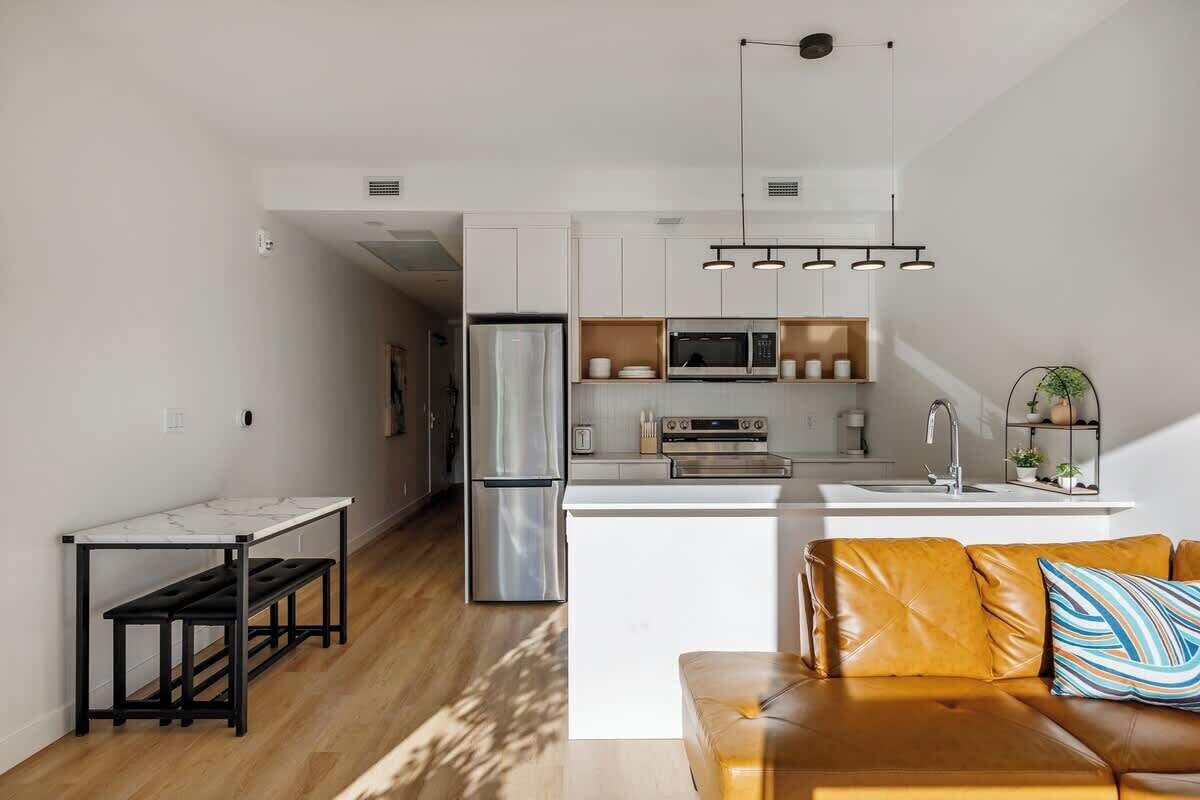 Televisión, videojuegos y oficina 