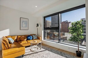 TV, video games, offices - Steps to Nightlife & Dining, Gym, Sauna, Stampede (Calgary)