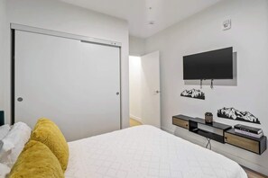 مكواة/لوح كي وواي فاي وملاءات أسرّة