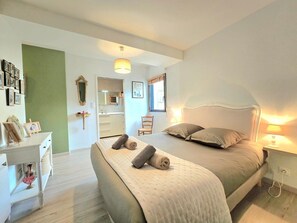 Iron/ironing board, Internet, bed sheets - Terémer, spacious family home near Vannes (Saint-Nolff)