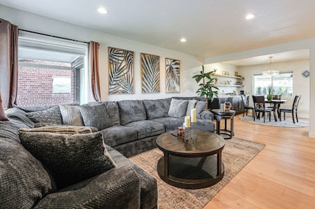 TV, fireplace, stereo. Shop, Swim & Explore: Updated Phoenix Home!